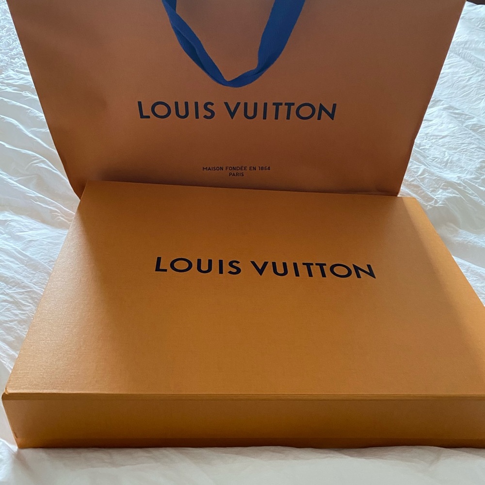 Louis Vuitton authentic shopping bag, ribbon,box